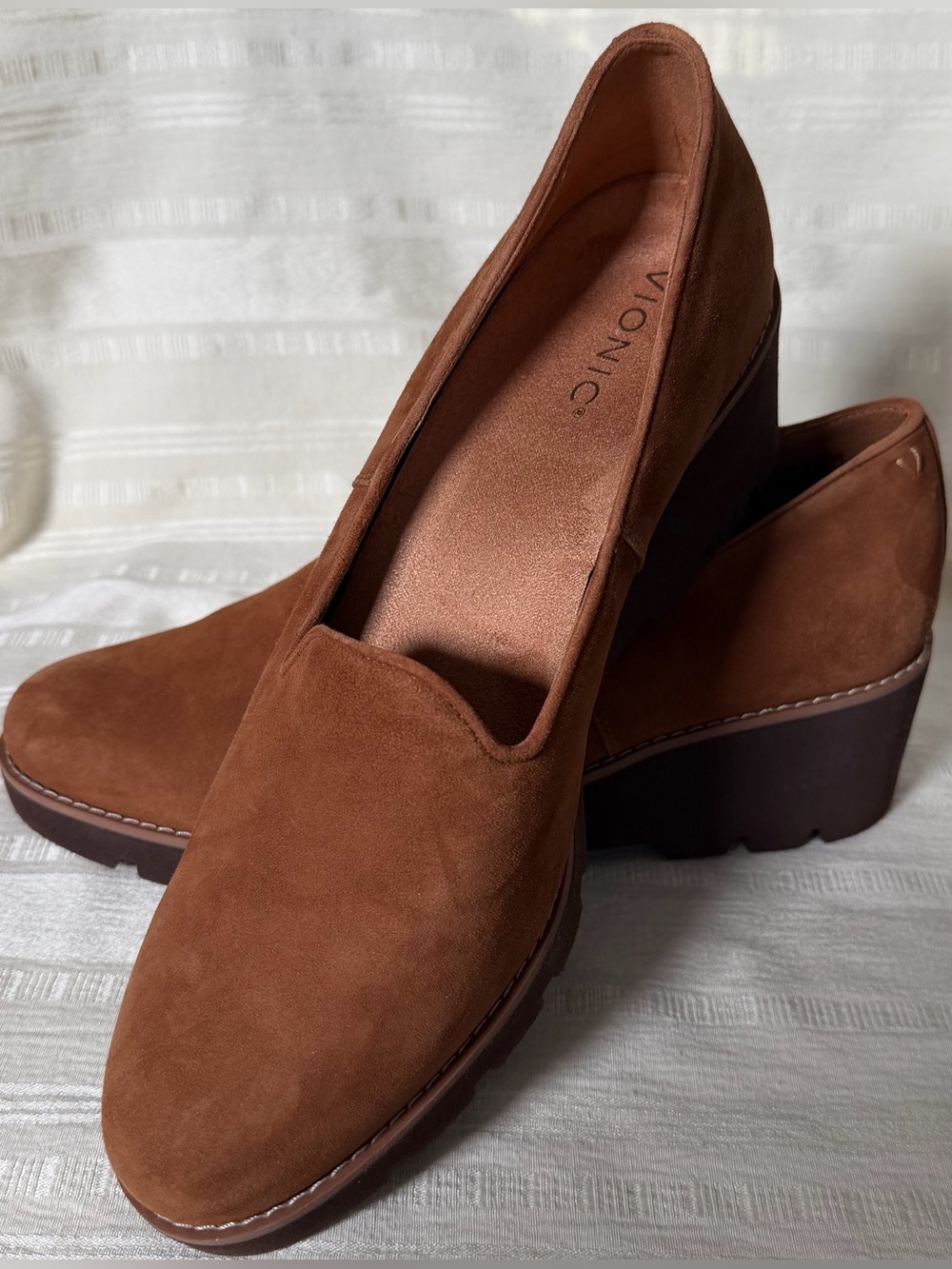 Vionic Willa Wedge Loafers 11 Brown Suede Water Repellent Lug Sole